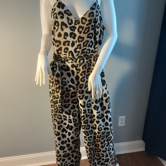 LEOPARD  JUMPSUIT  by BANANA  REPUBLIC - Picture 1 of 10
